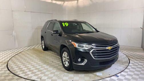 Mosaic Black Metallic 2019 Chevrolet Traverse LT Leather