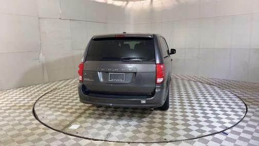 Granite Pearlcoat 2017 Dodge Grand Caravan SE
