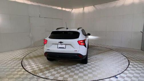 Summit White 2024 Chevrolet Trax FWD 2RS