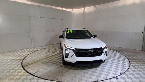 Summit White 2024 Chevrolet Trax FWD 2RS