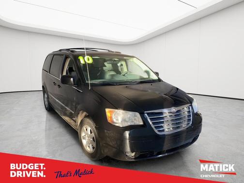 Brilliant Black Crystal Pearlcoat 2010 Chrysler Town & Country Touring