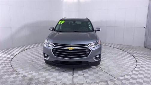 Satin Steel Metallic 2019 Chevrolet Traverse LT Cloth