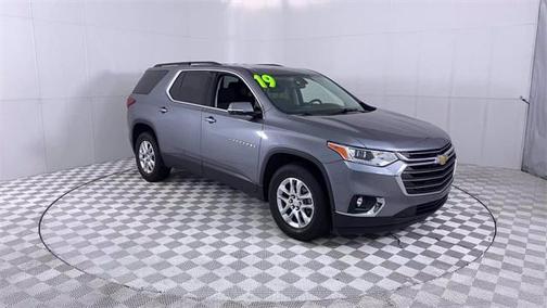 Satin Steel Metallic 2019 Chevrolet Traverse LT Cloth
