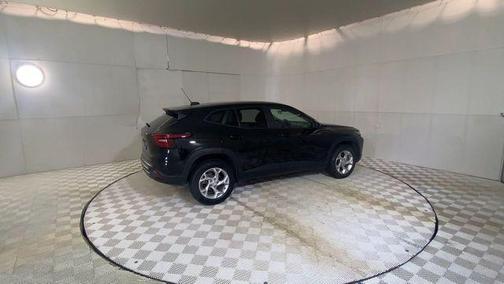 Mosaic Black Metallic 2024 Chevrolet Trax LS