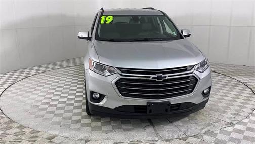 Silver Ice Metallic 2019 Chevrolet Traverse LT Leather