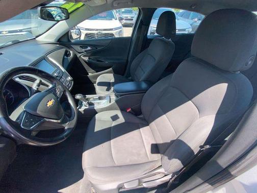 Silver Ice Metallic 2016 Chevrolet Malibu LS