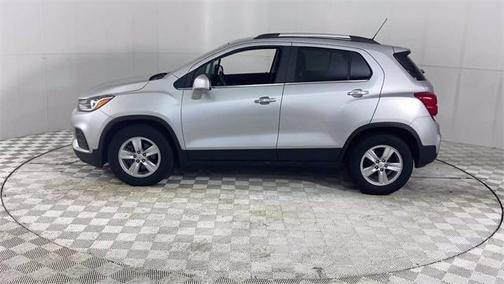 Silver Ice Metallic 2019 Chevrolet Trax LT
