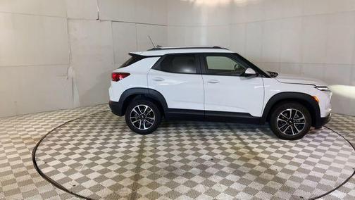 Summit White 2024 Chevrolet Trailblazer LT