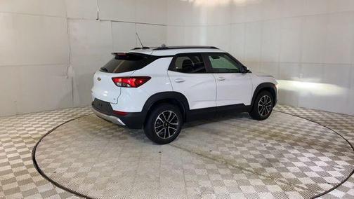 Summit White 2024 Chevrolet Trailblazer LT
