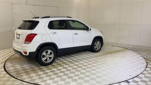 Summit White 2019 Chevrolet Trax LT