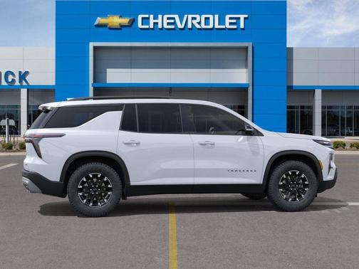 Polar White Tricoat 2026 Chevrolet Traverse AWD Z71