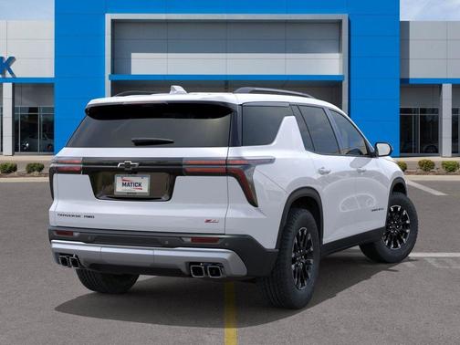 Polar White Tricoat 2026 Chevrolet Traverse AWD Z71