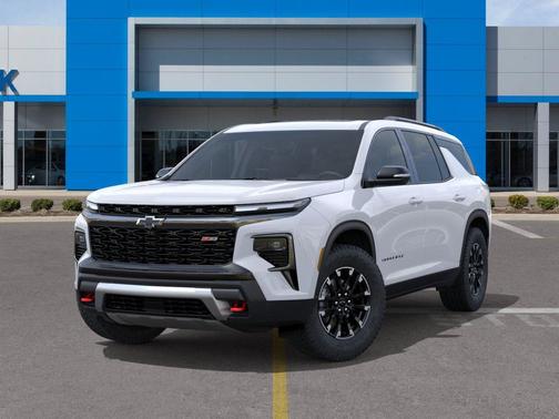 Polar White Tricoat 2026 Chevrolet Traverse AWD Z71