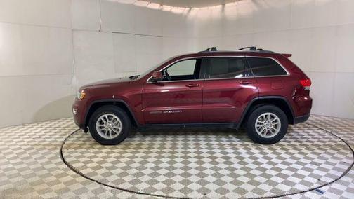 Velvet Red Pearlcoat 2018 Jeep Grand Cherokee Laredo E