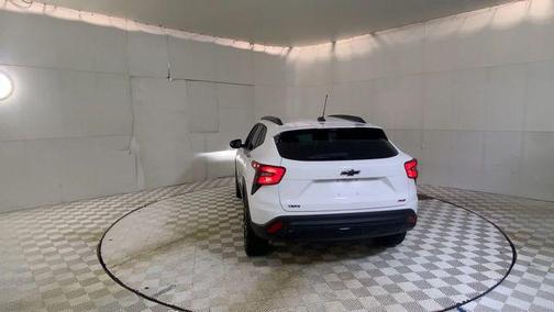 Summit White 2025 Chevrolet Trax FWD 2RS