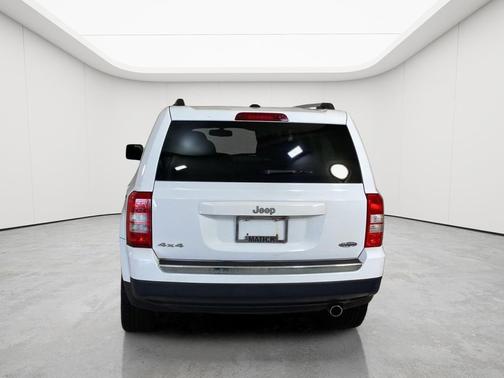 Bright White Clearcoat 2016 Jeep Patriot High Altitude
