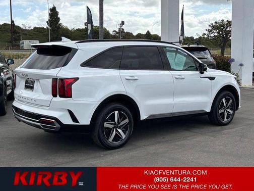 White Pearl 2022 Kia Sorento S