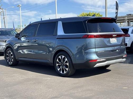 2024 Kia Carnival EX