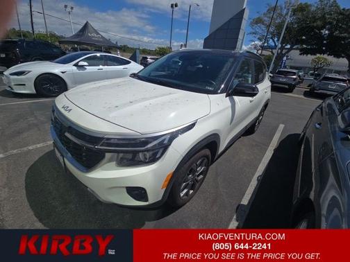 Clear White/Black Roof 2024 Kia Seltos S