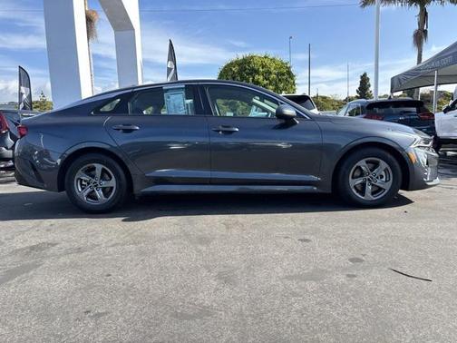 2022 Kia K5 LXS