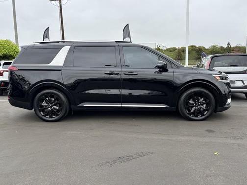 2024 Kia Carnival SX