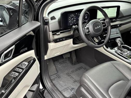 2024 Kia Carnival SX