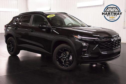 Mosaic Black Metallic 2026 Chevrolet Trax LT