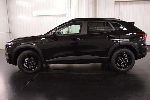 Mosaic Black Metallic 2026 Chevrolet Trax LT
