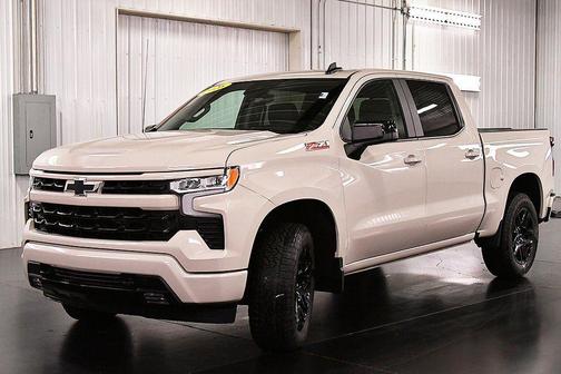 White Sands 2026 Chevrolet Silverado 1500 RST