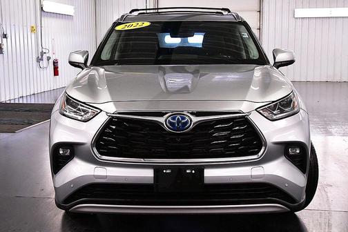 2022 Toyota Highlander Hybrid Platinum