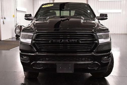 Diamond Black Crystal Pearlcoat 2023 RAM 1500 Laramie
