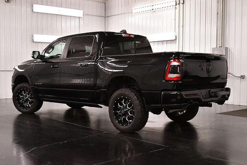 Diamond Black Crystal Pearlcoat 2023 RAM 1500 Laramie