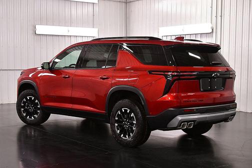 Radiant Red Tintcoat 2026 Chevrolet Traverse AWD Z71