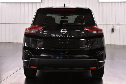 Super Black 2025 Nissan Rogue SV