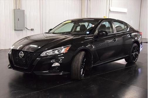 2022 Nissan Altima SR Intelligent AWD