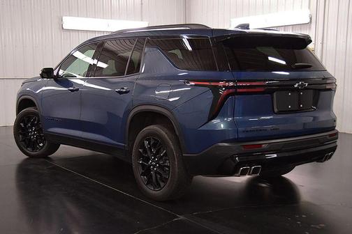 Lakeshore Blue Metallic 2024 Chevrolet Traverse LT