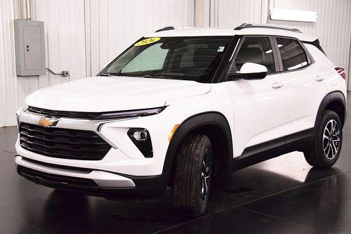 Summit White 2026 Chevrolet Trailblazer LT