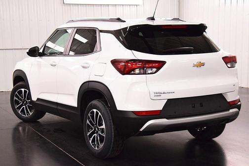 Summit White 2026 Chevrolet Trailblazer LT