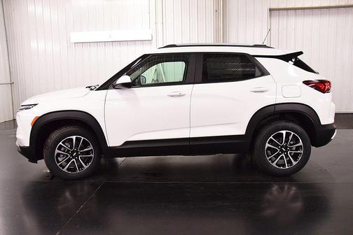 Summit White 2026 Chevrolet Trailblazer LT