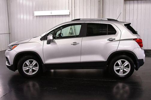 Silver Ice Metallic 2018 Chevrolet Trax LT