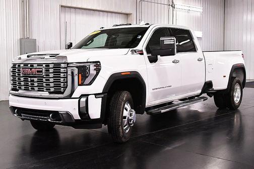 Summit White 2025 GMC Sierra 3500 Denali