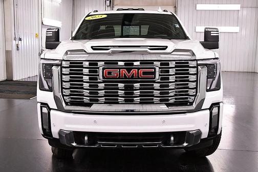 Summit White 2025 GMC Sierra 3500 Denali