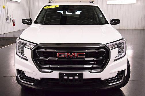 Summit White 2023 GMC Terrain AWD AT4