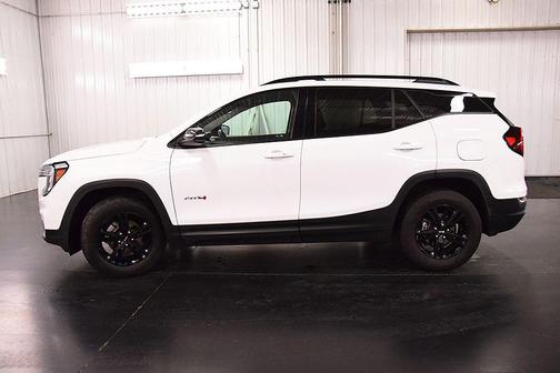 Summit White 2023 GMC Terrain AWD AT4