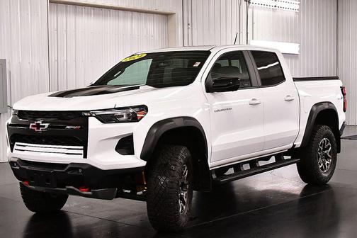 Summit White 2024 Chevrolet Colorado ZR2