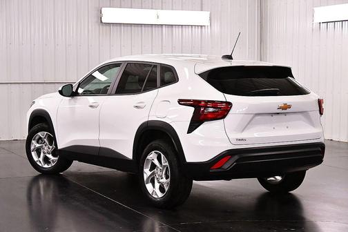 Summit White 2024 Chevrolet Trax LS