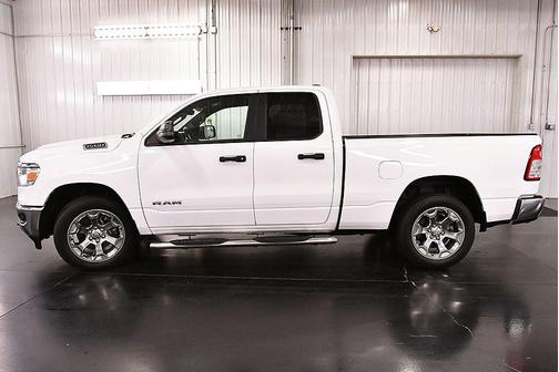 Bright White Clearcoat 2023 RAM 1500 Big Horn/Lone Star