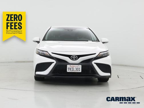 White 2023 Toyota Camry SE