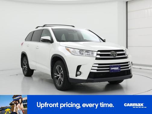White 2018 Toyota Highlander LE Plus