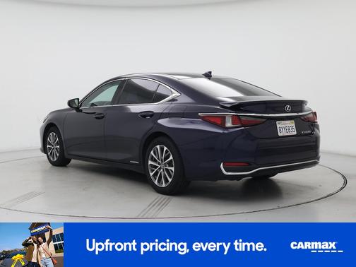 2022 Lexus ES 300h 